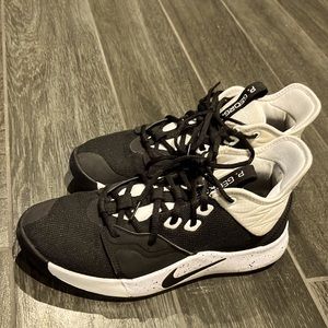 Excellent Nike P. George basketball shoes Women Size 8